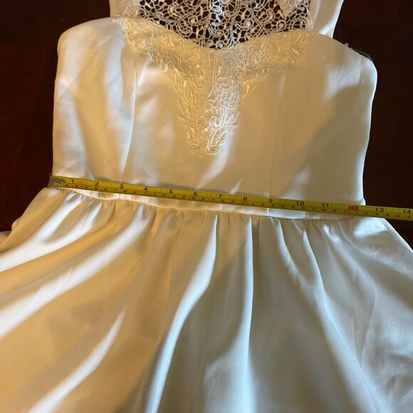 White Lace High Neck Mini Dress Size Small Sleeveless Skater Style Fit & Flare - Picture 11 of 14